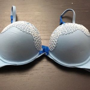 Victoria Secrets Body By VIctoria push up 34-C